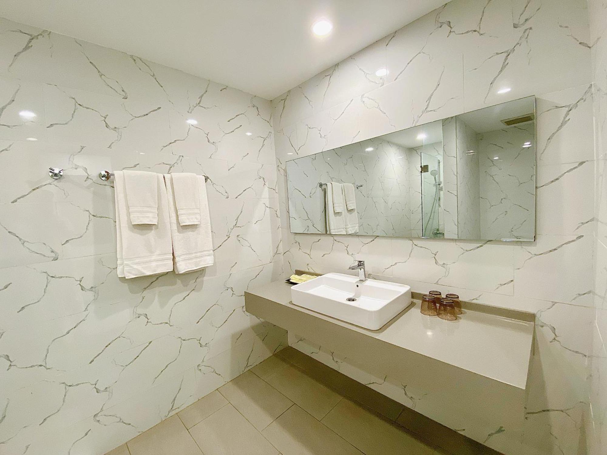 The Luxe Hotel Чау-Док Экстерьер фото